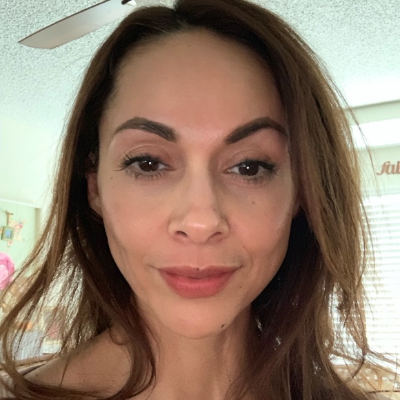 Meet your Posher, Aracelly - Picture 2 of 3